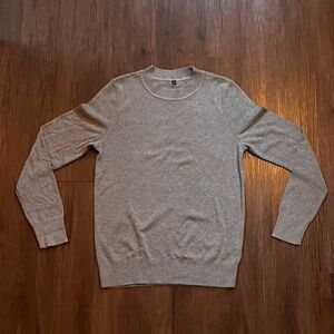 Elegant Women's Gray Crew Neck Sweater size S